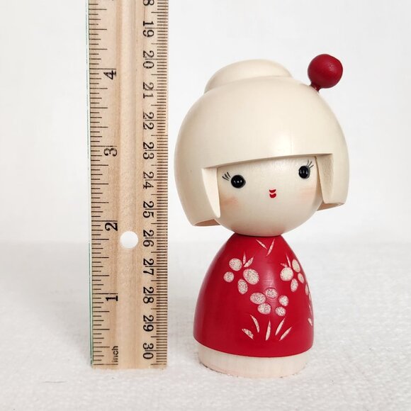 Japanese Kokeshi Doll - 4" Wooden Girl in Red Kimono with Hair Ornament - Picture 2 of 7